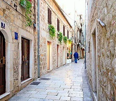 Apartment Duplex Studio Traversa- Split Old Town *