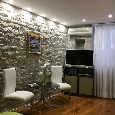 Apartment Duplex Studio Traversa- Split Old Town *